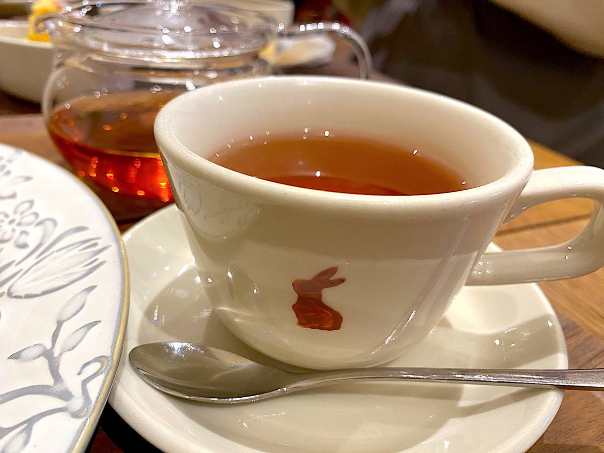 今年1発目のご飯は
草津でまったりモーニング🫖
お店で売ってる雑貨もとっても可愛かった

#ティールームゆきうさぎ #ゆきうさぎ
#群馬グルメ #群馬カフェ
#草津グルメ #草津カフェ
#紅茶 #スコーン #モーニング