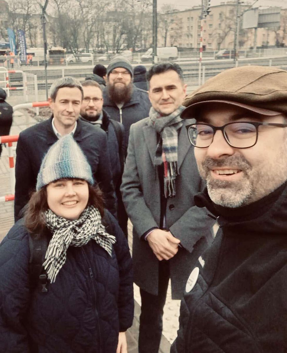 Udało się. M.in. po naszych rocznych zabiegach, szczególnie Krzysztofa Michalskiego, przejście dla pieszych przez tory w poziomie 0 dziś otwarte. Dziękujemy wszystkim za pomoc i zaangażowanie, szczególnie <a href="/PiotrMalepszak/">Piotr Malepszak</a> :)