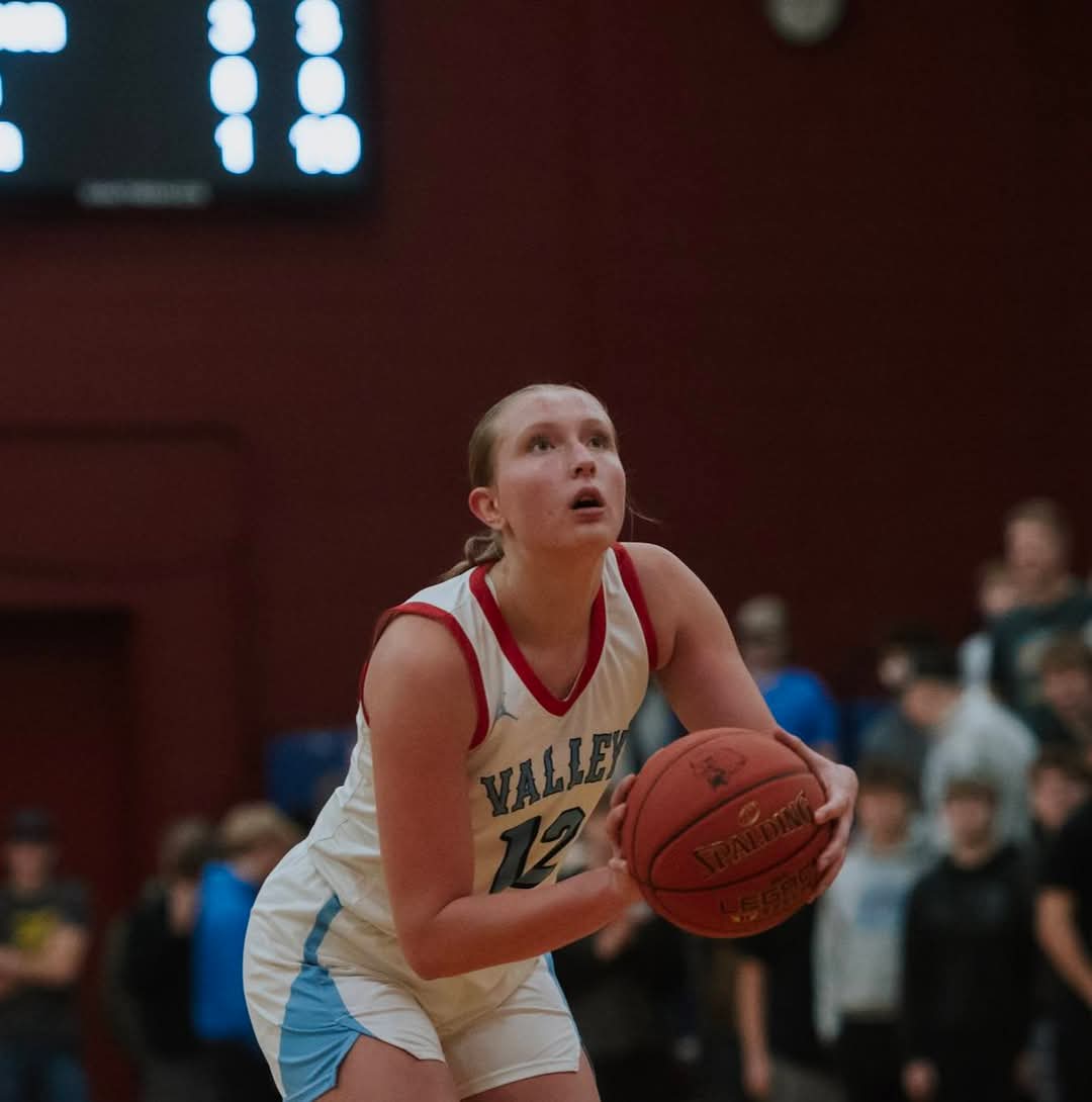 BLASTTOTHEPAST8's tweet photo. 🚨🚨GIRLS BBALL SPOTLIGHT🚨
 ⛹️‍♀️🏀⛹️‍♀️🏀⛹️‍♀️🏀⛹️‍♀️🏀⛹️‍♀️🏀⛹️‍♀️🏀⛹️‍♀️
KATIE BURCHILL-VALLEY CITY HI-LINERS 
Grade: Sophomore 
Parents: Casey &amp; Deb Burchill
Siblings: Hunter, Calahan, Brock
AAU: ND Pro, Sanford Sports Academy 
2023-24 was named All-Region and to the State A All-Tournament Team. https://t.co/hHHfvQEjXd