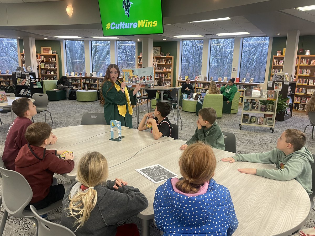 SMSouthTDain's tweet image. Let’s GO Raider Nation! So excited to welcome @FrickKevinfrick SM South Class of 2034 today for our @KingJames “I Promise” Initiative! @theSMSD @SMSChoirDuncan @SMSbravence @SMSRaidersAD #FutureRaiders #ClassOf2034
#RaiderPride🔰#CultureWins