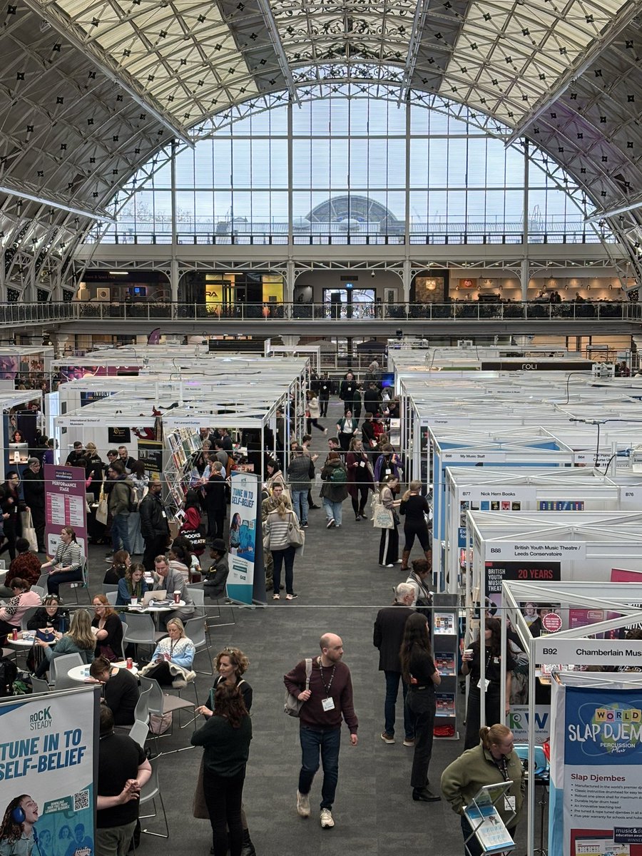 PapatangoTC's tweet image. We are proud to be an #ArtsAward supporter so it’s especially good to hear the @ArtsAward presentation at #MDEE25. Our #GoWrite programme can count towards Bronze Award and we’re happy to support in other ways too, to help young people achieve their qualification.
@MusicEdExpo