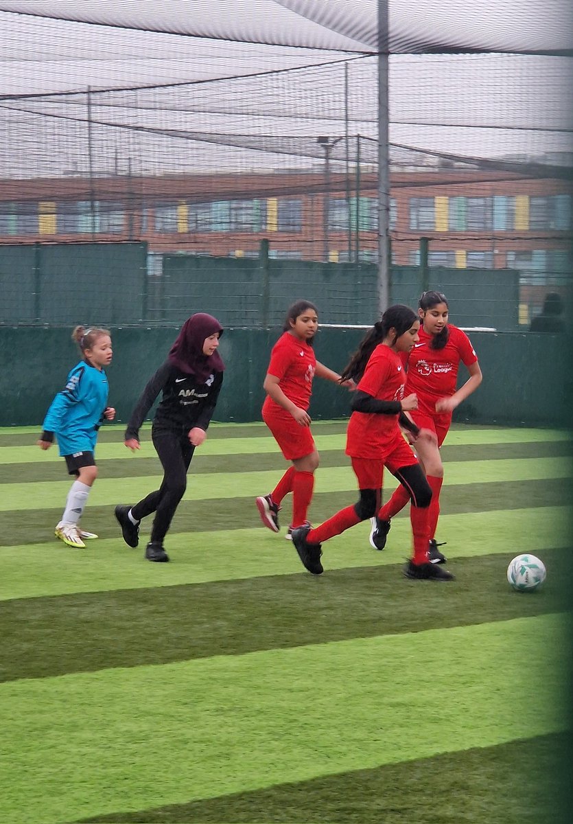 LutonSchGames's tweet photo. Two great football events to end the week with the County EFL Kids Cup Finals yesterday and Luton Girls Tournament today. Well done to everyone that took part - your determination, energy and passion were unmatched 👏🏻 https://t.co/Snq5nXK1Kg