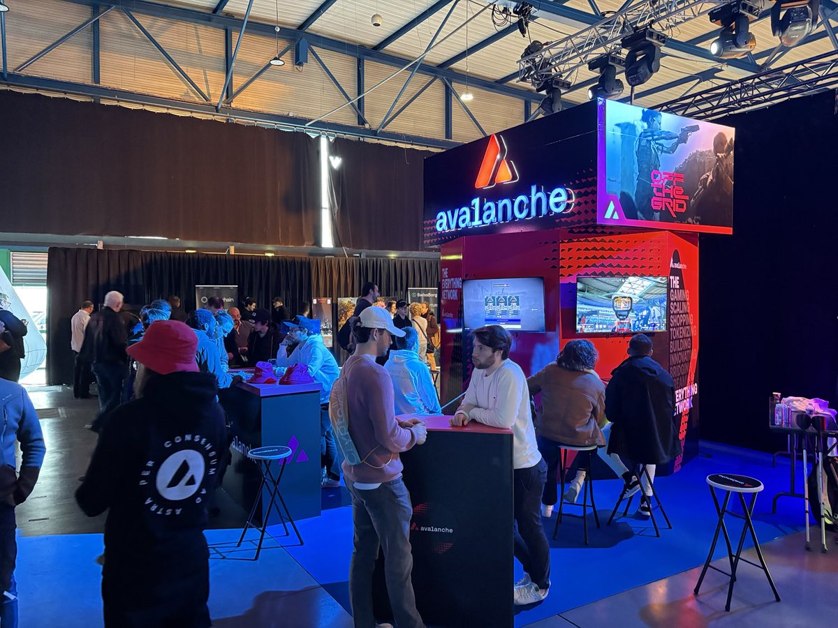 ToNio87fr's tweet image. Here we are #cryptoXR ⁦@avax⁩ ⁦@ErmiteSauvage⁩ ⁦@Capetlevrai⁩ ⁦@CryptoMad89⁩ ⁦@Alf444_⁩ ⁦@Nutymoon⁩