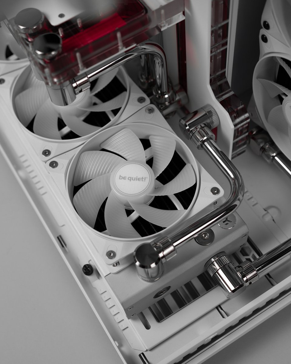 bequietofficial's tweet photo. This clean "Snowflake" build by Heat utilizing our Light Base 900, is simply breathtaking.
One case – so many possibilities! Would you go for this one?
#LightBase900 #LightWings #PCBuild #GamingRig #GamingPC https://t.co/rbRFR67ePN