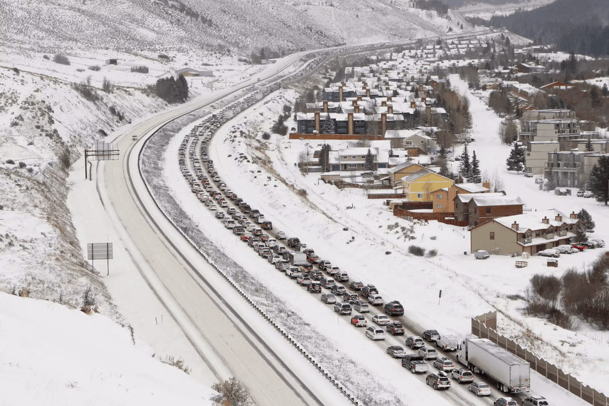 BTransportC's tweet photo. Heading to the slopes? 🎿 Before you go, check the GoI70 travel forecast. Avoid peak travel times so that you can spend more time in the mountains and less time in traffic. Check out: https://t.co/jDiGF0ArSn @BoulderChamber #BoulderCommuters #SkiColorado #I70 #BoulderCO https://t.co/crKPrnXjRO