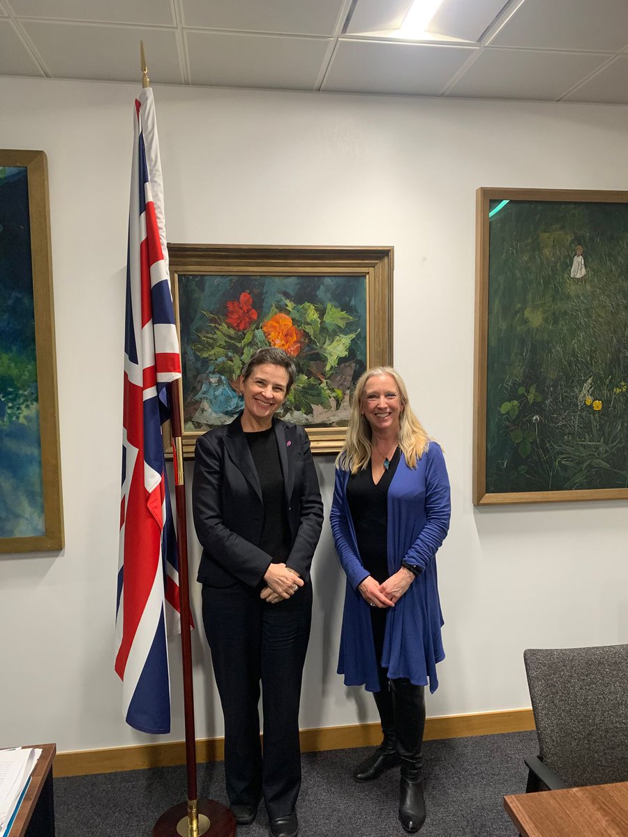 roz_savage's tweet image. A weekly round up 
🚜 NFU Day of Unity
🌍 Met Nature Minister @MaryCreagh_ to discuss next steps after the CAN Bill
📢 Attended drop-ins, including @RSPCA_official 
🏛 Met the King at Buckingham Palace
🌿 Visited a rewilding project on the Elmore Estate with @RewildingB