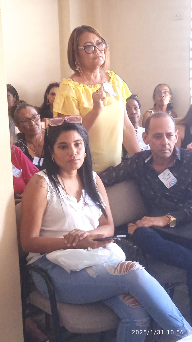 CalungaMay36347's tweet photo. Asamblea de Balance del sector de la Salud en San Luis  Santiago de Cuba,
🩺Debaten el quehacer de diario durante el 2024, punto de partida para perfeccionar el trabajo en el año 2025.
#CubaPorLaVida 
#SaludPública 
#sanluis 
#tierradelosmaceo https://t.co/CLbzIVJsBE