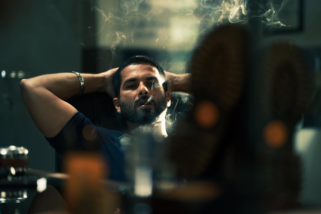 ChetanS61200274's tweet photo. Saw #Deva today and bro not a single dull moment - the direction, acting, and BGM were absolutely spot on! 🔥🔥

#ShahidKapoor Nailed everyone scene 🤯

#DevaReview
#DevaMovieReview
#DevaCollection https://t.co/VEhWZh9Ecc