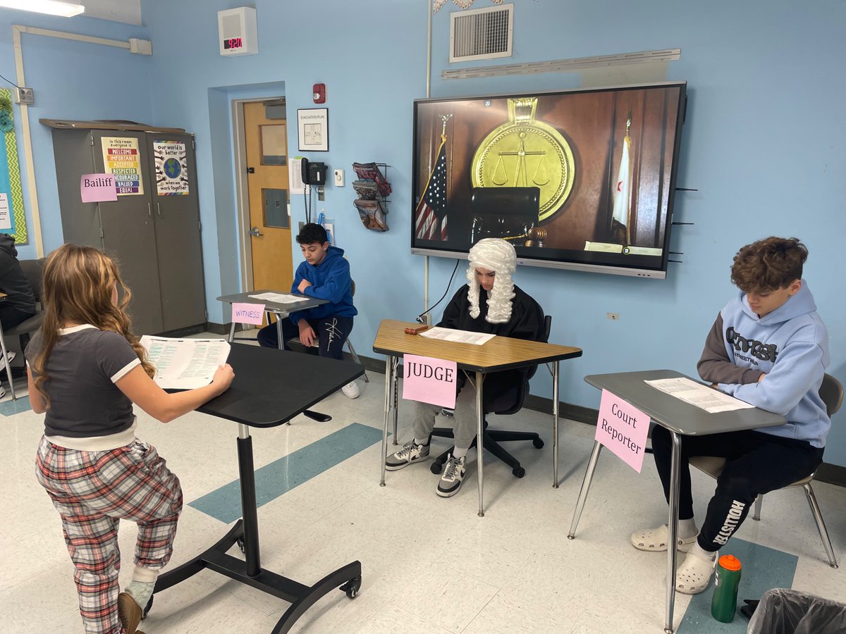 The trial of MGM vs Honda is underway - great job to all of my mock trial participants!! I see some future lawyers here! <a href="/ThompsonMSpride/">Brian Currie</a>