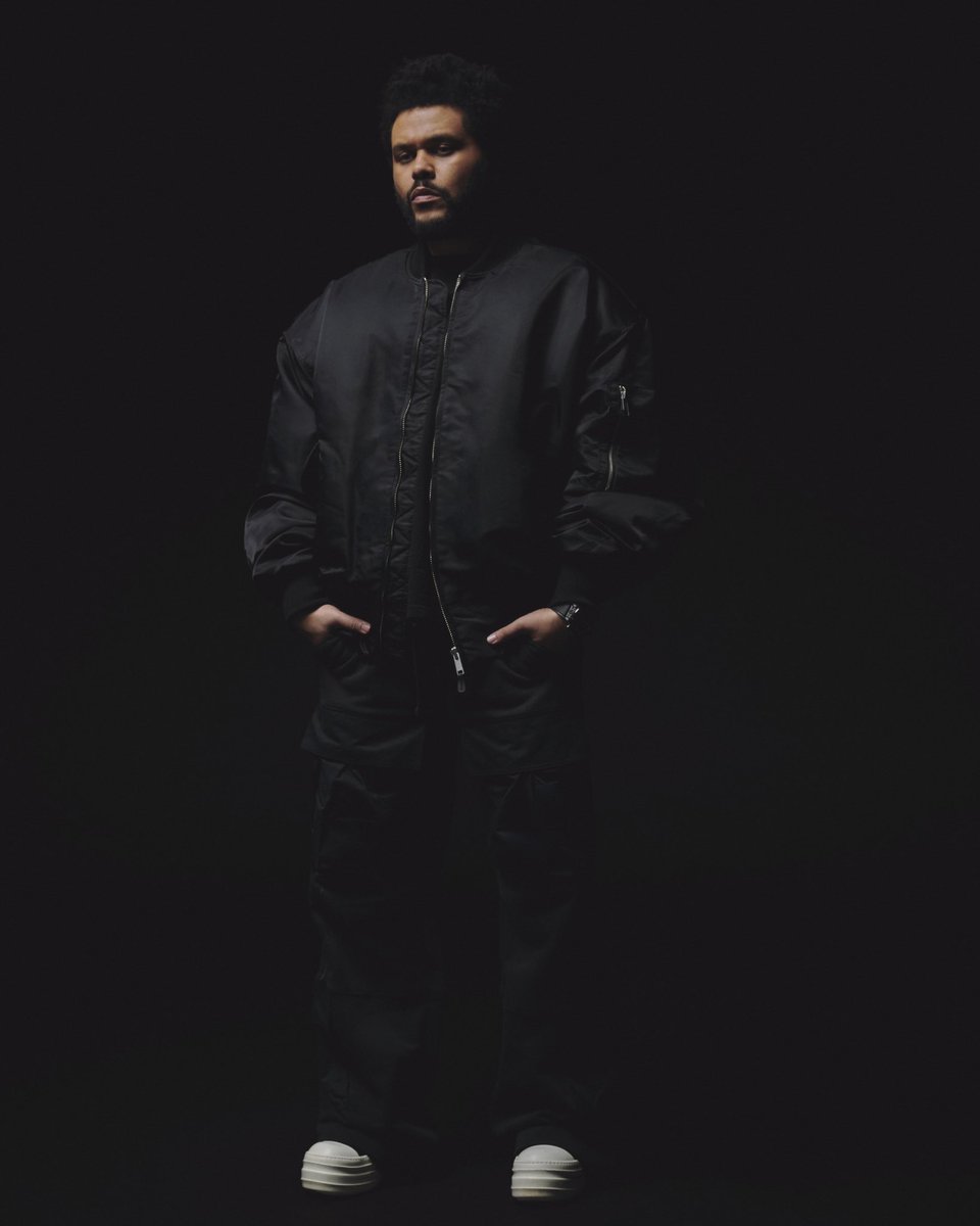 MementoMoriXO's tweet photo. Ladies &amp; Gentlemen, it’s THE WEEKND https://t.co/XAhvmDPm4R