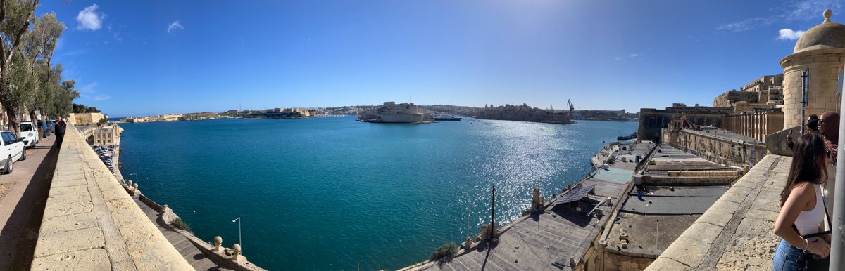 Shon R. Hiatt tweet media