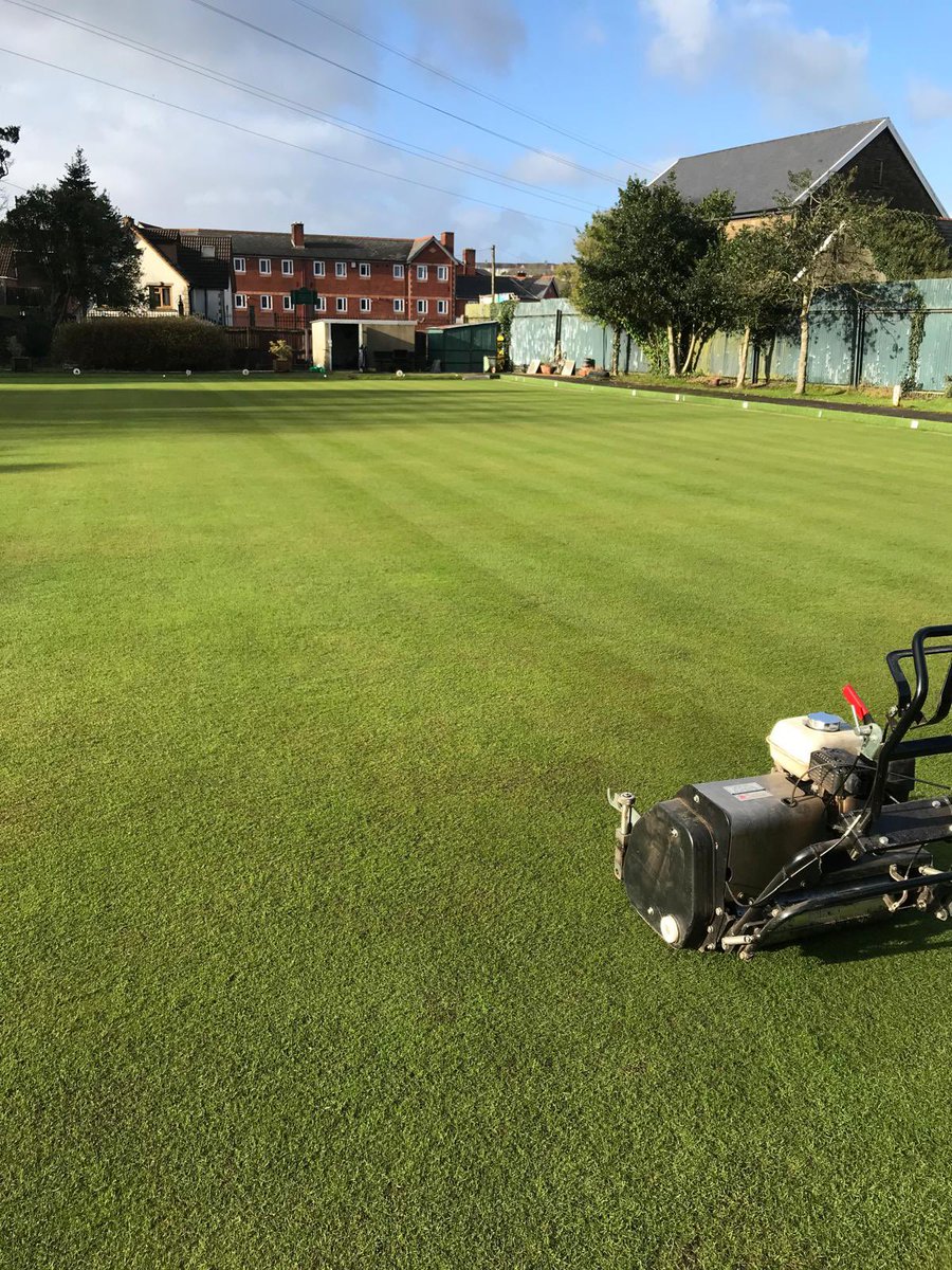 BfsCombine's tweet photo. Preparations are underway ready for our #Centenary season starting in April. A fantastic job by everyone helping to keep our green in the best possible condition 😃 #Combine100 https://t.co/4n6tw1GwEW