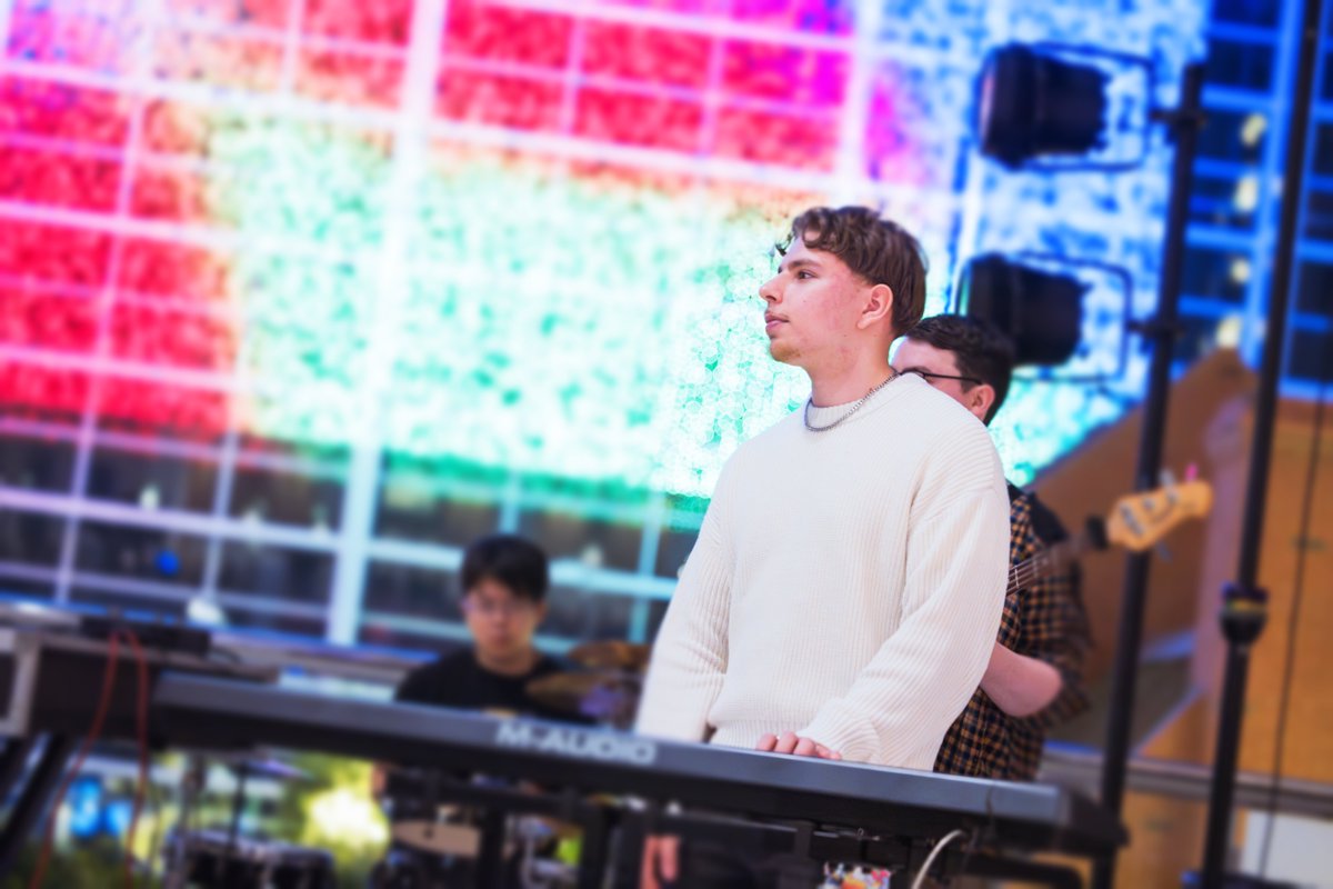 Daan Demmers (@daandemmers) on Twitter photo MAGFest was fun! Thanks again to everyone who came out to see us perform!!
📸: <a href="/SrBilyon/">SrBilyon Harris 🐻</a> MAGFest was fun! Thanks again to everyone who came out to see us perform!!
📸: <a href="/SrBilyon/">SrBilyon Harris 🐻</a>