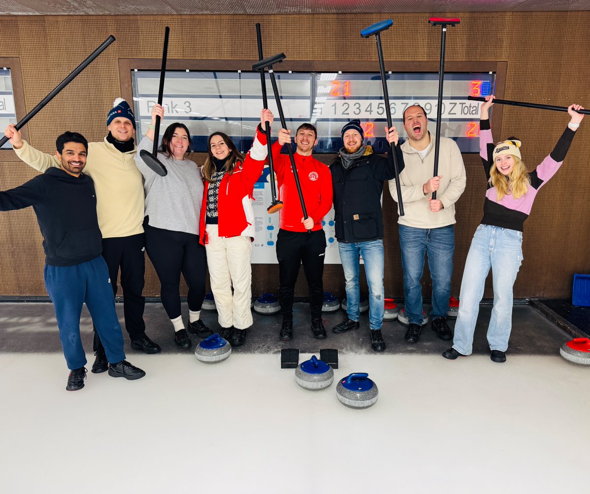 Winter Group Retreat in Crans-Montana was a success! 3 days of beautiful nature, great companionship, awesome food, curling (spin manipulation remains a theme), and and and…! Always grateful for such a wonderful team🥰 #teambuilding