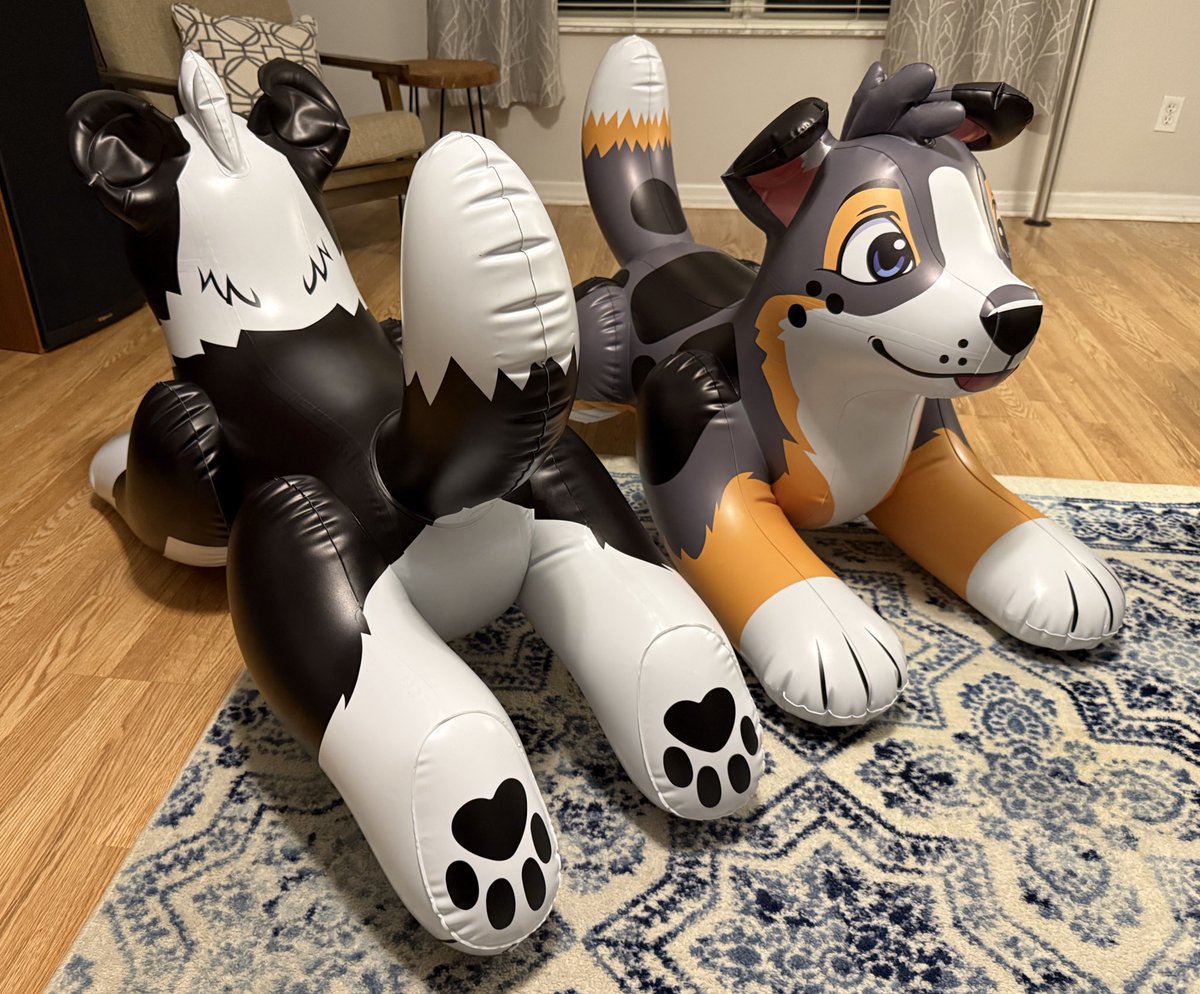 Finn our black and white collie has a mix of lapped and pinched seams. Reinforced in areas but a mix of both. This seam mix will be the final look for our future crowdfunding campaign, follow for more info ➡️ t.me/softcandytoys
