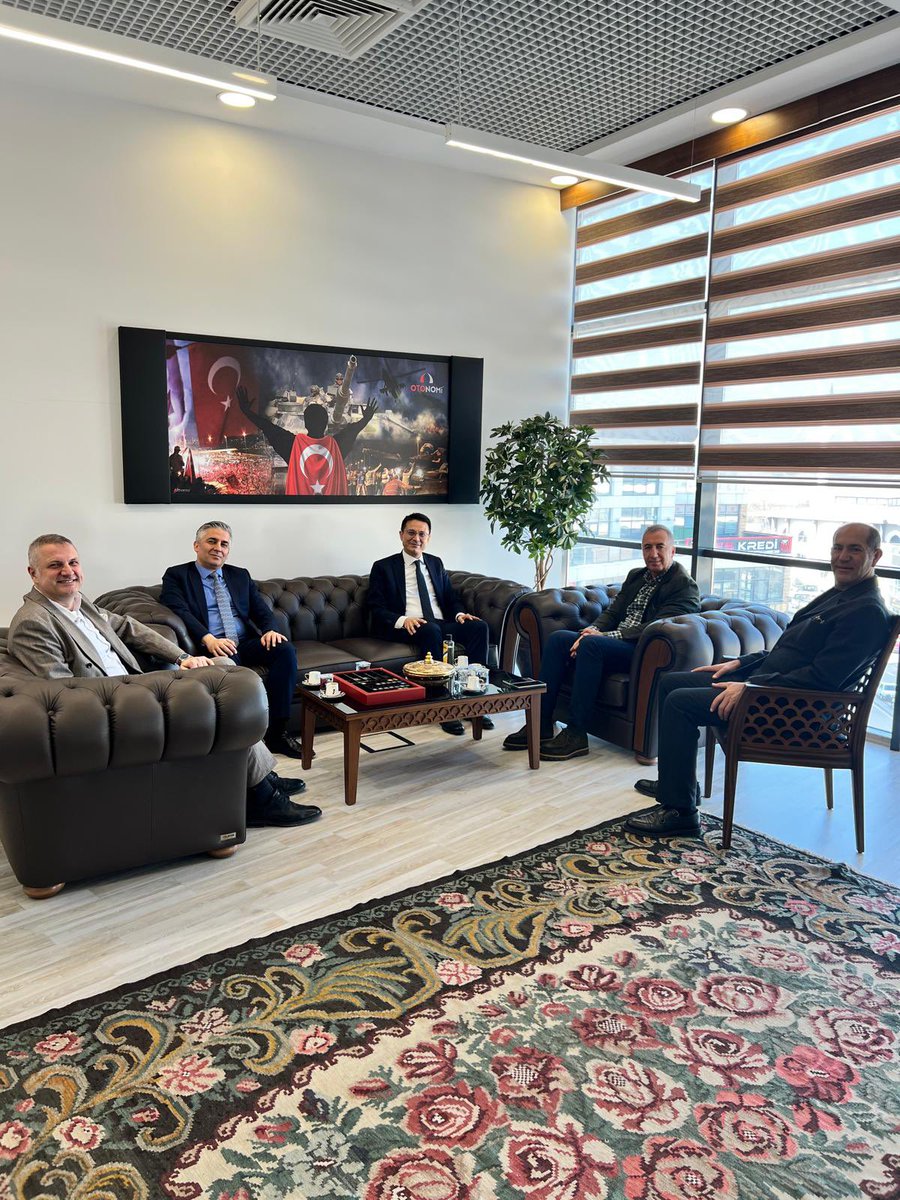 Otokoç Otomotiv Perakende Genel Müdür Yardımcısı Barış Kılınç, Otokoç Otomotiv Ankara Şube Müdürü Ömer Karlı ve Otokoç Otomotiv Yönetim Danışmanı Fatih Ersal, Genel Başkanımız Aydın Erkoç'u makamında ziyaret etti.

Kendilerine nazik ziyaretleri için teşekkür ederiz.