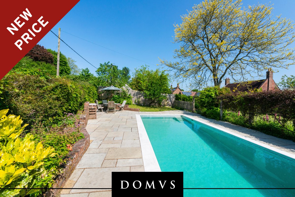 🚨 NEW PRICE🚨 Dreaming of a home in an idyllic Dorset village? Now’s your chance! ✨

💷 £1,075,000
🛏 5 bedrooms
🌿 Stunning gardens
🏊 Private swimming pool

𝟬𝟭𝟳𝟰𝟳 𝟰𝟰𝟭 𝟱𝟬𝟬
domvs.co.uk/properties/sal…

#DorsetLiving #PriceReduction #5bedrooms #PropertyForSale