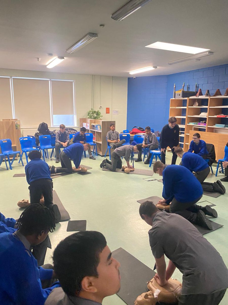 StVincentsd11's tweet photo. CPR training continued for different class groups today, a valuable skill for all our students and staff to have. #CPR4Schools #ERST #ERBB https://t.co/jOuhQYji3C
