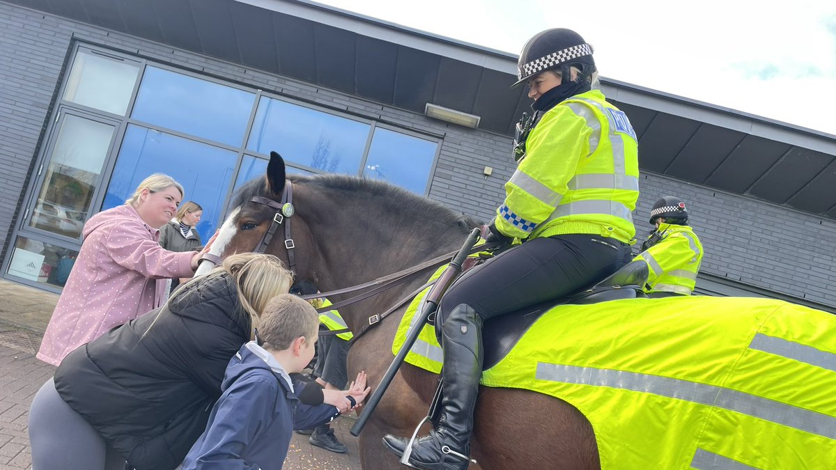 A big thank you to Colette <a href="/IsobelMairFC/">IsobelMairFC</a> for organising our special visitors to school this afternoon. The children were so excited to see the horses from <a href="/PSOSHorses/">Police Scotland Horses</a> #weareIMS #communitylinks