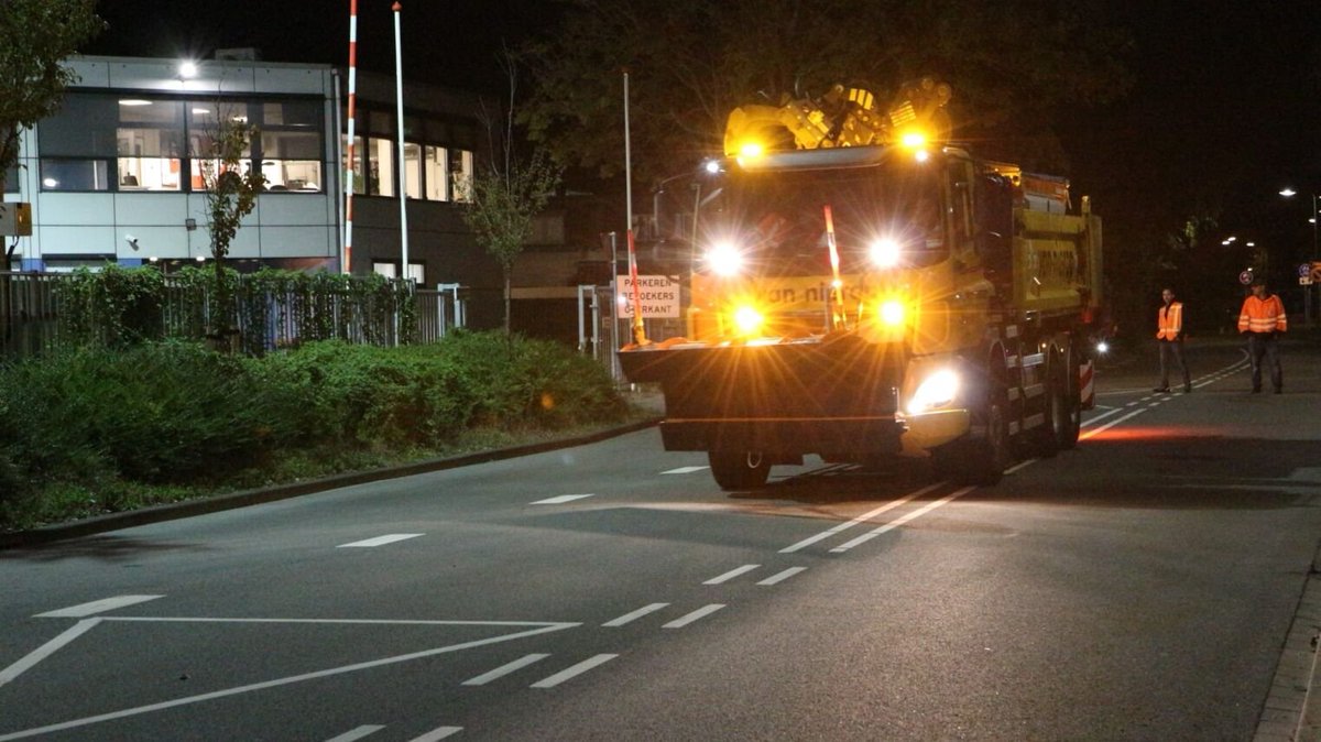 De temperatuur daalt vannacht misschien onder het vriespunt. Er is daarom kans op rijp wij gaan daarom preventief strooien. Doe voorzichtig als u aankomend de weg op gaat.