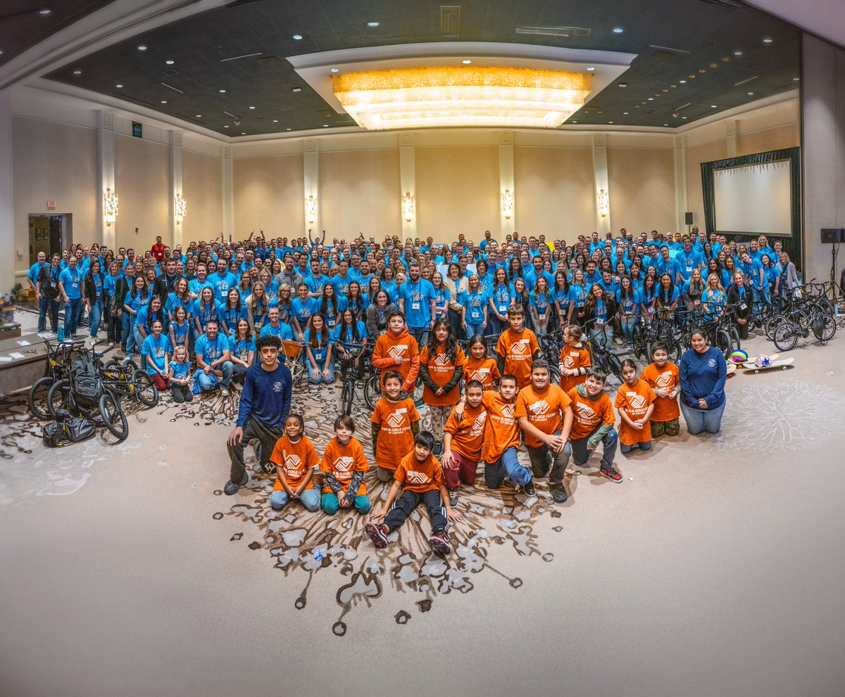 limouris's tweet image. It&apos;s National Have Fun at Work Day! 🎉  At Medix, we believe in creating a positive and engaging work environment where people can thrive.  After all, when you love what you do and who you do it with, it hardly feels like work!

How are you celebrating today? #HaveFunAtWorkDay…