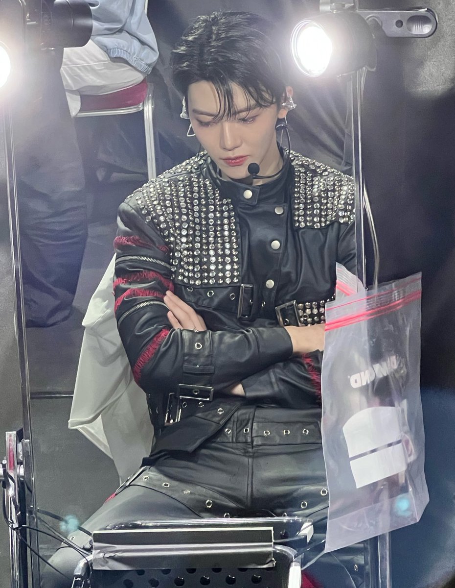 까우 lll tweet media