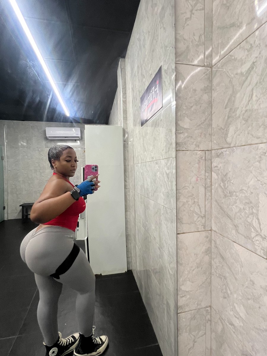 Ceemesorlah's tweet photo. Girl you got the fatty https://t.co/wRnyAMquUU