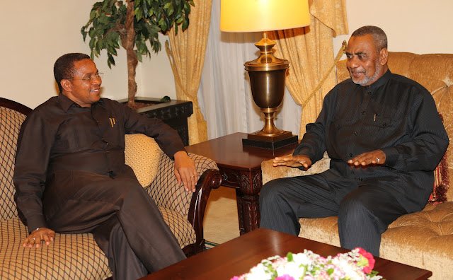 Moja ya mambo yaliyomkera sana #MaalimSeif katika mazungumzo yake na viongozi wa CCM katika kutafuta ufumbuzi wa kudumu wa migogoro ya kisiasa nchini lilikuwa ni lile aliloliita majadiliano yenye nia mbaya (negotiating in bad faith). Suala hilo amelikemea vikali kupitia