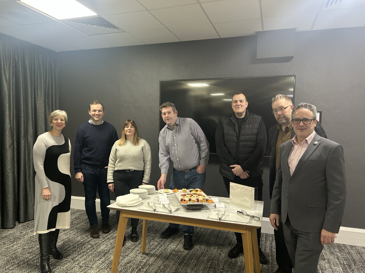 UKHofficial's tweet photo. Today we met with @LilianGreenwood MP in Nottingham alongside member venues to discuss the challenges hospitality businesses are currently facing.
Her constituency of Nottingham South has 118 hospitality venues which employ 3,546 people.
#ServingBritain