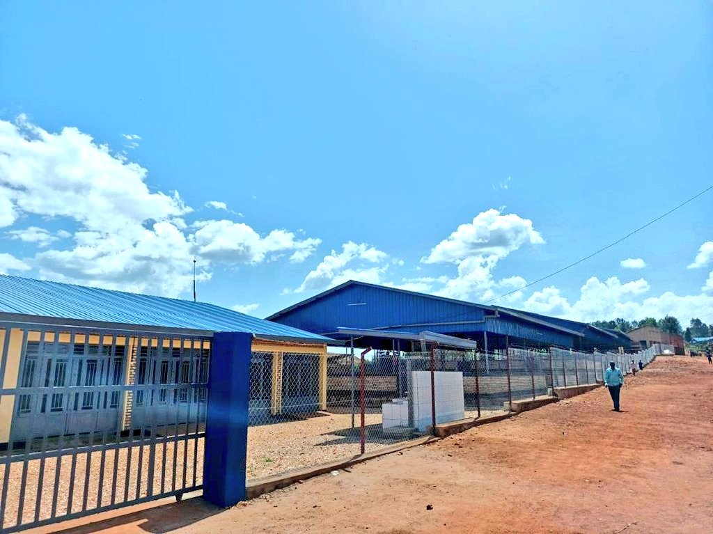 Mu rwego rwo kwizihiza umunsi w' #Intwari2025 uteganiyijwe kuri uyu 01/02/2025 <a href="/GisagaraDistr/">Gisagara District</a> hazatahwa isoko ry "Agatunda Modern Market" n'ivuriro riciriritse "Health Post" ya Gitega biherereye mu Murenge wa <a href="/mukindoofficial/">MukindoSector/Gisagara District</a> bishyikirizwe abaturage.
<a href="/RwandaLocalGov/">Ministry of Local Government | Rwanda</a> <a href="/RwandaSouth/">Southern Province | Rwanda</a>