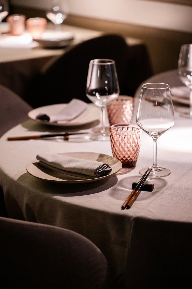 En Gaman nos acaban de cancelar la reserva de esta mesa para hoy, si acaso os apetece venir por ahora la tenemos libre para máximo 5 pax.