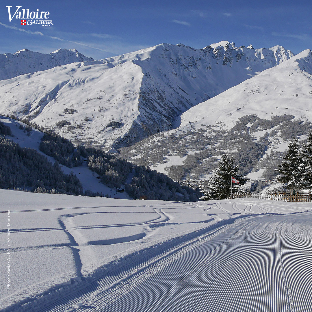 valloire's tweet photo. ❄️☀️ Cartes postale de la semaine 🤩

#valloire #Galibier #valloiregalibier #picofthemoment https://t.co/wyBtiSSY0i