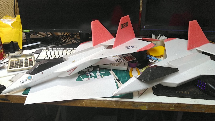ikumicyan's tweet photo. #F_22 #ラジコン飛行機
デコパネRC飛行機に興味深々の仲間さんに
F-22プレゼント用で制作
3晩で2機制作 もうこの程度ならお茶の子さいさい https://t.co/wQvsJArFuQ