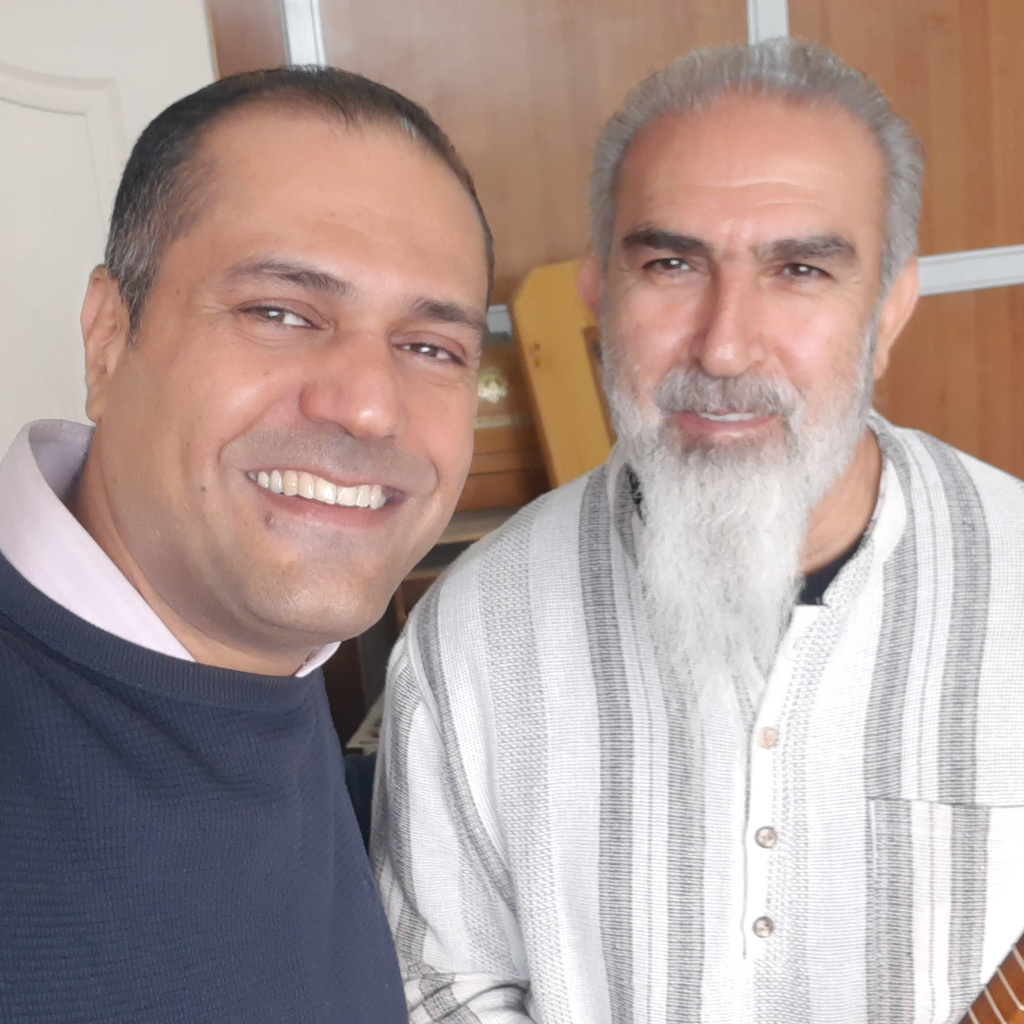 lisham's tweet photo. قصه‌ی سه‌تارم که تازه بر خودم مکشوف شد 🙃
https://t.co/MZc2UBJeLnپرده-بگردان-و-بزن-ساز-نو/ https://t.co/I0kRkrjsQB