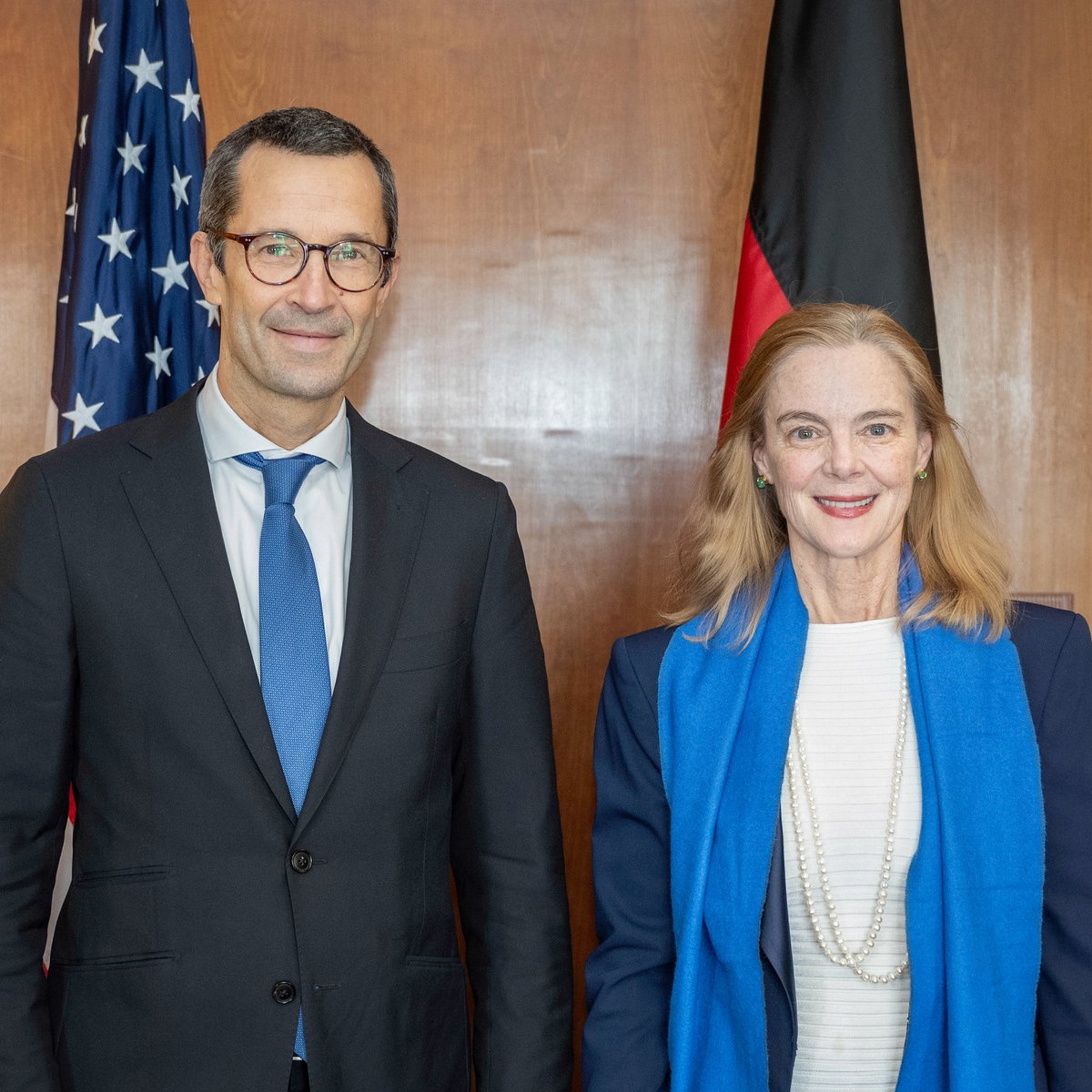 Lisa Kenna (@undersecstatep) on Twitter photo Great meeting this week with 🇩🇪 Foreign Office Political Director Günter Sautter <a href="/GermanyDiplo/">GermanForeignOffice</a>. I look forward to continued close partnership that makes America stronger, more secure, and more prosperous. Great meeting this week with 🇩🇪 Foreign Office Political Director Günter Sautter <a href="/GermanyDiplo/">GermanForeignOffice</a>. I look forward to continued close partnership that makes America stronger, more secure, and more prosperous.