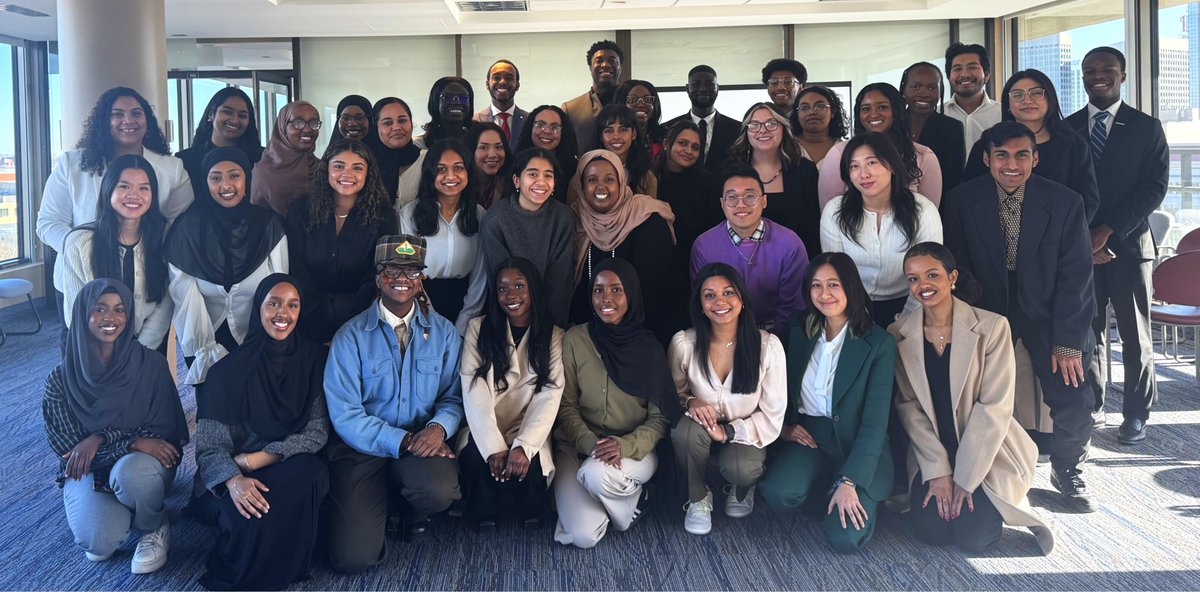 CitizensLeague's tweet photo. We are thrilled to launch the 10th year of #CapitolPathways with our largest program cohort ever: 43 students and 43 host orgs working together to make our government more representative of MN's diverse communities. Learn more about this year's cohort: https://t.co/fqlqiH8lPe https://t.co/z3Wk6RJWM8