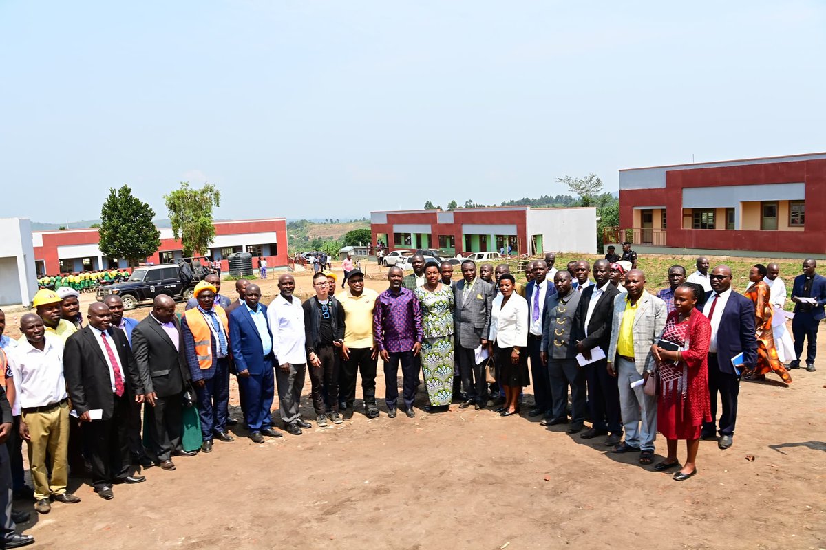 The Deputy Speaker, <a href="/Thomas_Tayebwa/">Thomas Tayebwa</a>, has officiated at the technical handover of new school infrastructure of Ndurumo Primary School in Mitooma district.
"We thank the donor, Davin Oyesigye, for diverting many dreams of our children into bright futures for the next generation."