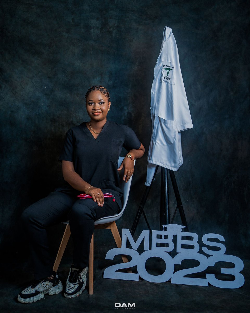 GoldenLaleh's tweet photo. The woman I am today >>>
A medical doctor 
Christ's baby 
And really excited for 2025 https://t.co/3qvNB3CrY2