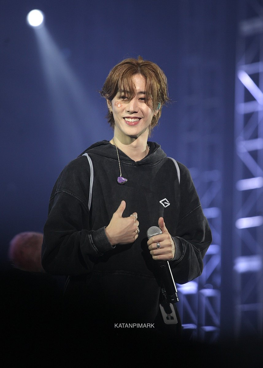 Katanpimark's tweet photo. วันนี้พูดคำว่ามาร์คหล่อมากหนึ่งร้อยล้านรอบ

#GOT7_NESTFEST_Day1
#MarkTuan #GOT7 #갓세븐
#GOT7_NESTFEST #NESTFEST https://t.co/A99ozZV9NU