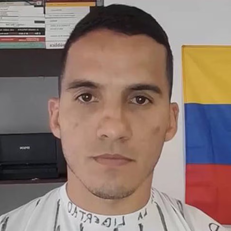 UHN_Plus's tweet photo. 🇨🇱🇻🇪 | Chile amenaza con pedir la extradición de Diosdado Cabello si se confirma su participación en el secuestro y asesinato del exteniente venezolano Ronald Ojeda. 

Un testigo protegido aseguró que la orden vino directamente del número dos del chavismo. El caso ya afecta las relaciones bilaterales y podría llegar a la Corte Penal Internacional.