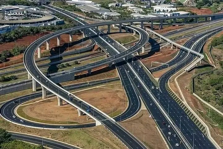 Letstravel65943's tweet photo. The N2 highway in South Africa 🇿🇦❤️ is one of the best motorways in Africa in terms of beauty and build quality. 
The N2 route Is a national route in South Africa that runs from Cape Town through George, Gqeberha, East London, Mthatha, Port Shepstone and Durban to Ermelo https://t.co/LRG6jJqtoZ