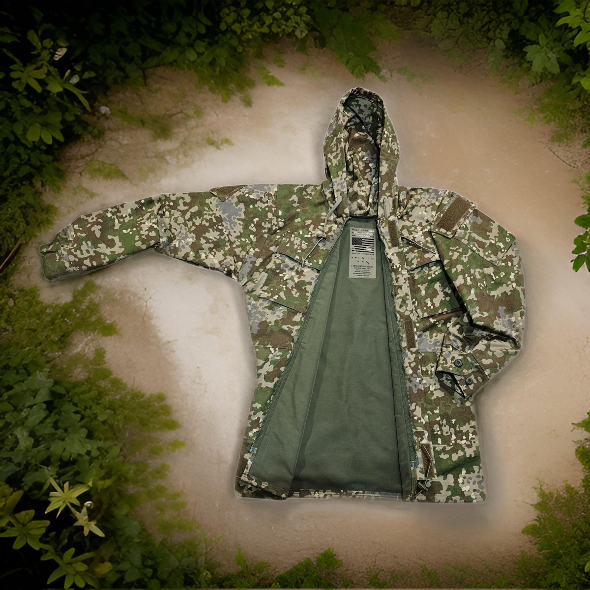 0241T79631's tweet photo. New information pertaining to Smock-lites and Tactical Operators Pullover orders is available on our website https://t.co/2QcMVV9qKo 

Follow us here and on X for more information on Pullovers and Smock-lites!

Pictured: Multitarn Camouflage Smock-lite headed out the door to its owner.