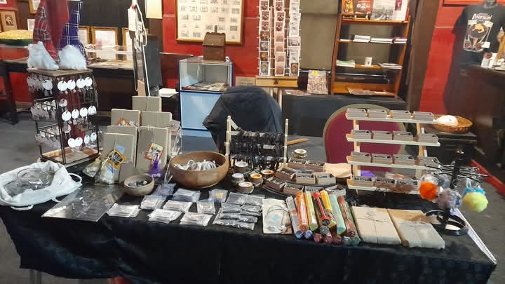 gaiaarts's tweet photo. Tea &amp; Tarot. A fantastic event at the World's Oldest Surviving Music Hall in the heart of Glasgow @BritPanopticon Sat 1st Feb from 12 noon - 5pm. Hope to see loads of you there. ❤ https://t.co/3CJrmKX8vn