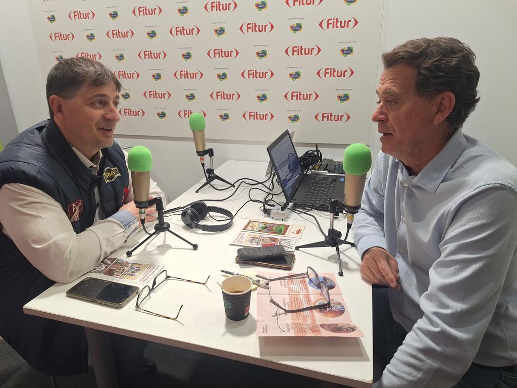 ignacioesvida's tweet photo. Entrevista con @RadioViajera en @fitur_madrid. Encuentros, reuniones, entrevistas... apasionante!!
#FECITCAL #CITAtapuerca #turismo #CYLesVida #IgnacioesVida #cultura #patrimonio #FITUR2025 #FITUR https://t.co/CTCtMxm0GH