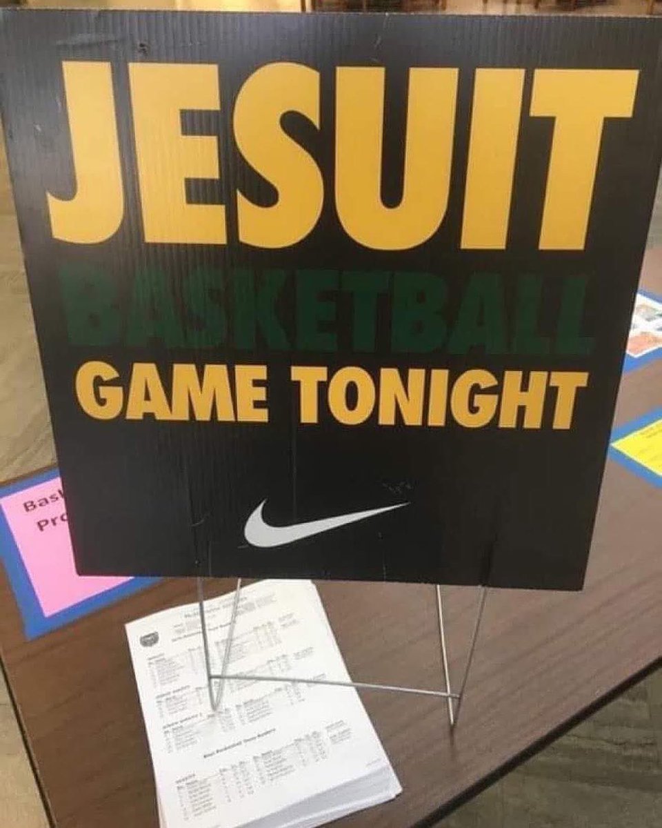 originaljlow20's tweet photo. #jesuithoops https://t.co/U0pcHBWfnD