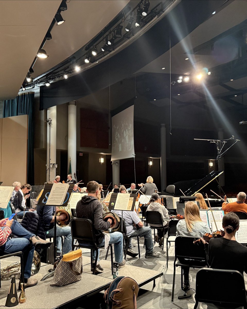 LLIMF's tweet image. Congratulations to U.S Young Scholar Alexander Liu who was awarded the Gold Medal in the Vancouver Symphony Orchestra’s 30th Annual Young Artist Competition which led to a performance with the orchestra last week 🎹💫