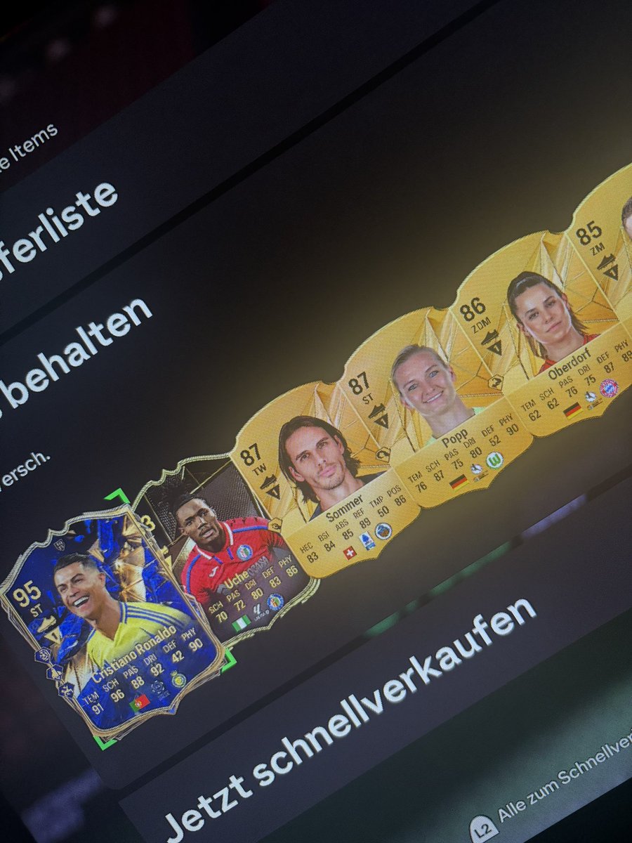 216Domi's tweet photo. @MM___TV89 @SwepixTv @JulianFGU
Endlich mein erster TOTY nach 4 475 k Packs und nach 271 82 mal 20 packskommt der Goat raus geisteskrank https://t.co/i71lxO493b