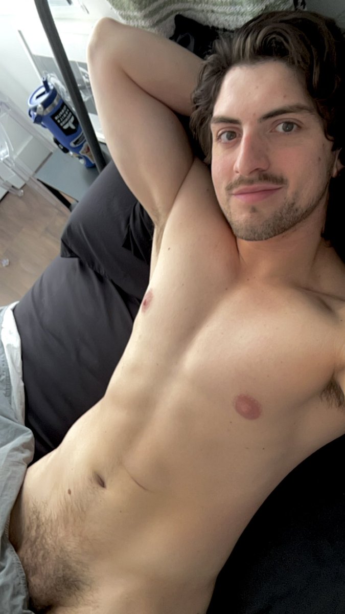 kidcadoe's tweet photo. Motivate me to leave bed X( https://t.co/wDGDbSc9Pu
