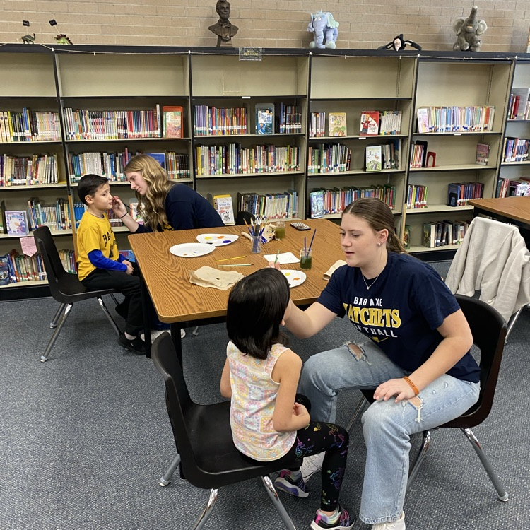 Thank you to the Interact Club for helping the Elementary make their Friday a great spirit day.