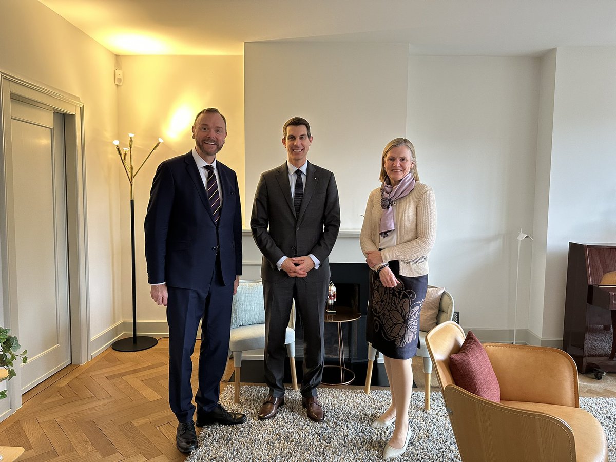 Carl Magnus Nesser (@cmnesser) on Twitter photo Delighted to have <a href="/ThierryBurkart/">Thierry Burkart</a> at the 🇸🇪 residence for a lunch discussion with <a href="/NorwayAmbCH/">Kjersti Rødsmoen</a> and myself. Thank you for the fantastic exchange! <a href="/SwedeninCH/">Swedish Embassy Bern</a> Delighted to have <a href="/ThierryBurkart/">Thierry Burkart</a> at the 🇸🇪 residence for a lunch discussion with <a href="/NorwayAmbCH/">Kjersti Rødsmoen</a> and myself. Thank you for the fantastic exchange! <a href="/SwedeninCH/">Swedish Embassy Bern</a>